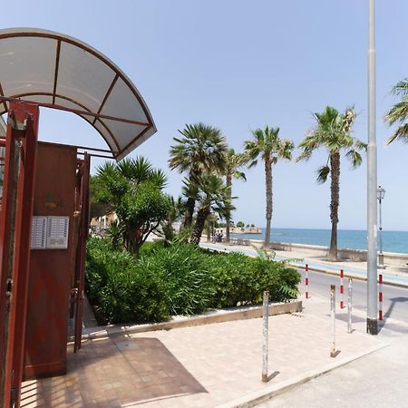 Abissi Room One Step From The Sea Trani Exterior foto