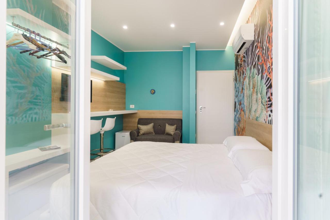 Abissi Room One Step From The Sea Trani Exterior foto